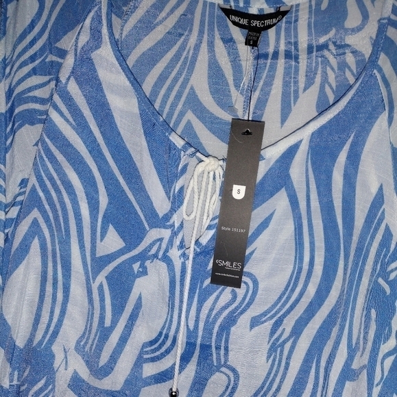 BEAUTIFUL Unique Spectrum Top Small - Picture 2 of 5